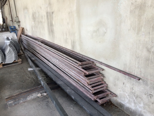 ขายเครื่องอัดอิฐบร๊อค เครื่องอัดกึ่งไฮโดรลิค 4ก้อน พร้อมอุปกรณ์ครบชุด