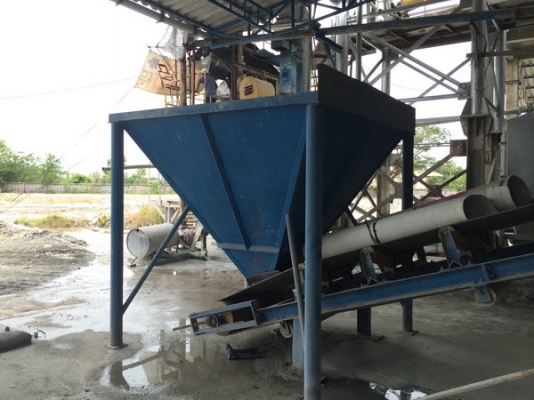 ขายเครื่องอัดอิฐบร๊อค เครื่องอัดกึ่งไฮโดรลิค 4ก้อน พร้อมอุปกรณ์ครบชุด