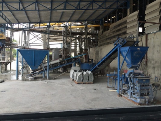 ขายเครื่องอัดอิฐบร๊อค เครื่องอัดกึ่งไฮโดรลิค 4ก้อน พร้อมอุปกรณ์ครบชุด