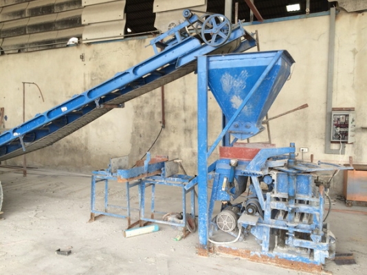 ขายเครื่องอัดอิฐบร๊อค เครื่องอัดกึ่งไฮโดรลิค 4ก้อน พร้อมอุปกรณ์ครบชุด