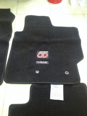 ขายพรมเดิมติดรถ vios พรม 3 ชิ้น รุ่นฉลอง 50 ปี toyota 1,000 บาท