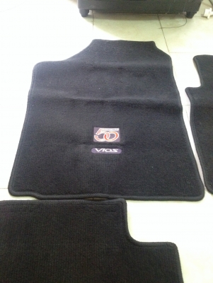 ขายพรมเดิมติดรถ vios พรม 3 ชิ้น รุ่นฉลอง 50 ปี toyota 1,000 บาท