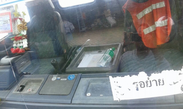 ขายรถ ล็อกกี้ 195 6 ล้อ 7 เมตร ติดเฮียบ 3 ตัน เบรคจิ๊ฟฟี่ สภาพสวยมากมีแอร์รถพร้อมใช้งานเลย