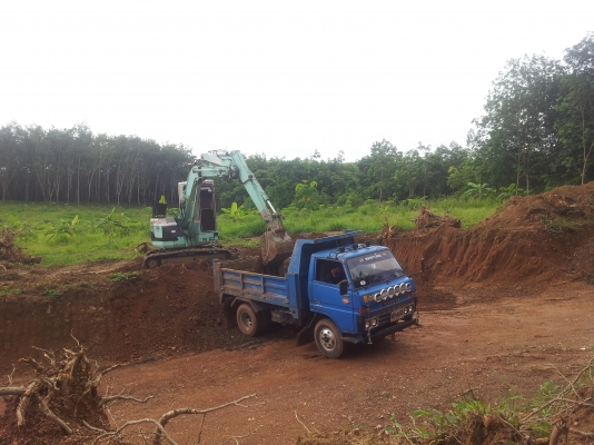 ขายด่วนรถหกล้อเล็ก โตโยต้า  แอร์เย็น ทะเบียนพร้อม โทร.085-4352835.