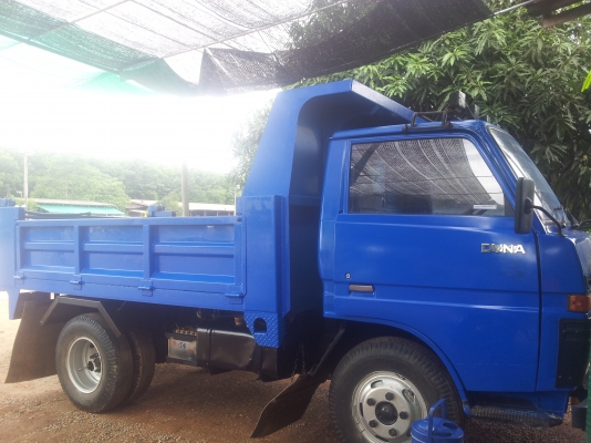 ขายด่วนรถหกล้อเล็ก โตโยต้า  แอร์เย็น ทะเบียนพร้อม โทร.085-4352835.