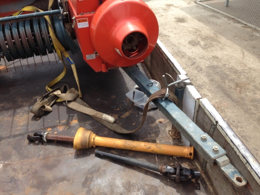 เครื่องอัดฟาง คูโบต้า HB 130 PLUS