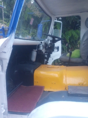 รถหกล้อ hino km310 เครื่องdm100พร้อมคอกยาว4.3ทะเบียนครบ รถหกล้อ hino km310 เครื่องdm100พร้อมคอกยาว4.3ทะเบียนครบ