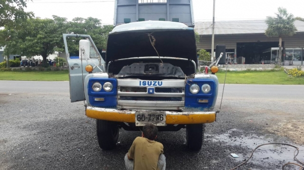 รถหกล้อ isuzu ดั้มช่วงล่างเดิม เครื่อง J ฝาดำ165 แรง