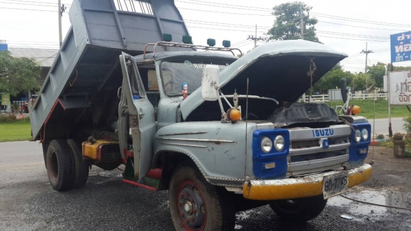 รถหกล้อ isuzu ดั้มช่วงล่างเดิม เครื่อง J ฝาดำ165 แรง