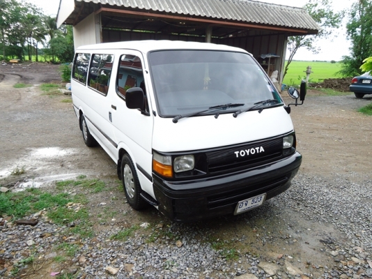 รถตู้  Toyota  hiace  เครื่องดี  เดิม โรงงาน ขับดี ประหยัด  สีสวย ยางดี  หน้า เดิม หลังเดิม