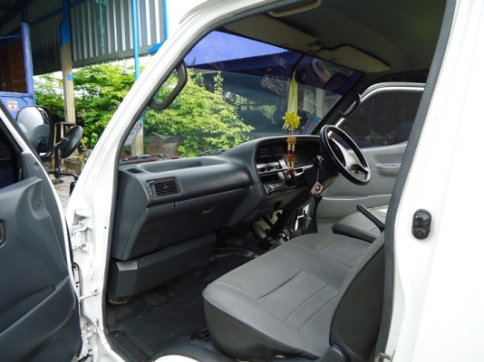 รถตู้  Toyota  hiace  เครื่องดี  เดิม โรงงาน ขับดี ประหยัด  สีสวย ยางดี  หน้า เดิม หลังเดิม