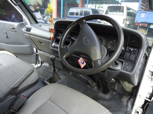 รถตู้  Toyota  hiace  เครื่องดี  เดิม โรงงาน ขับดี ประหยัด  สีสวย ยางดี  หน้า เดิม หลังเดิม