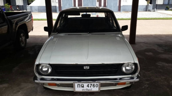 TOYOTA KE 30  1979  เดิมๆ สีขาวมุก 35 ปีแล้วครับ