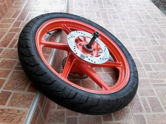 ขายล้อแม็กหลัง NSR150rr พร้อมจารดุมสเตอร์ยางขอบ 18 ใช้ได้อีกนาน ขาย 650 บาท