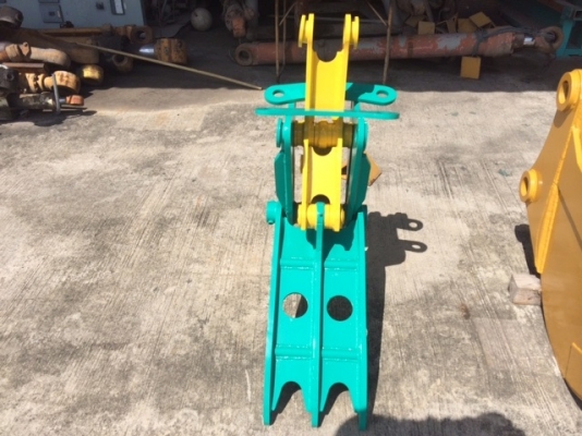 หัวคีบใหม่ ใช้ได้กับรถขุด PC20, PC30, PC40 สนใจติดต่อได้ที่ 091 695-6445