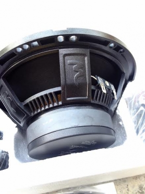 ลำโพงยี่ห้อ Focal แยกชิ้น  ขนาด 6.5 นิ้ว