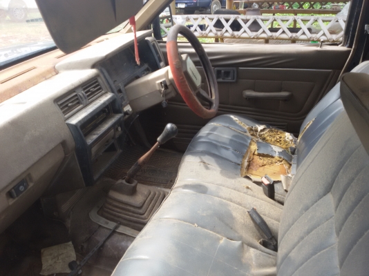 นิสสันฝาขาว ถูกๆ 59000