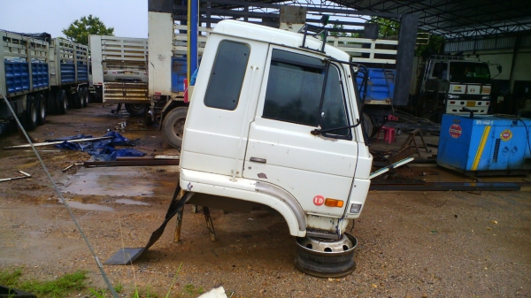 หัวเก๋งรถสิบล้อ NISSAN UD CW430 เก๋งบาง สีเดิม ๆ สวยเนี๊ยบ