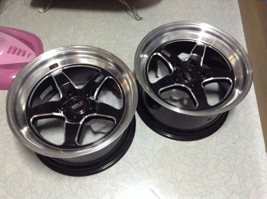 แม็ก weld ใหม่มือ1ขอบ17พร้อมยาง245/45/17ปี13มีคู่เดียว