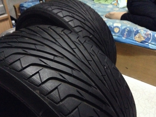 แม็ก weld ใหม่มือ1ขอบ17พร้อมยาง245/45/17ปี13มีคู่เดียว