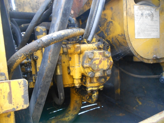 รถขุดใหญ่ KOMATSU PC200-5 ราคาเบาๆ รถขุดใหญ่ KOMATSU PC200-5 ราคาเบาๆ