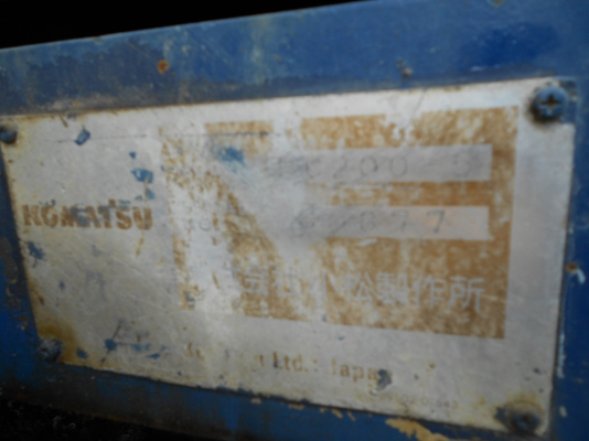 รถขุดใหญ่ KOMATSU PC200-5 ราคาเบาๆ