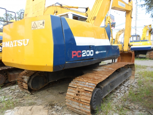 รถขุดใหญ่ KOMATSU PC200-5 ราคาเบาๆ รถขุดใหญ่ KOMATSU PC200-5 ราคาเบาๆ