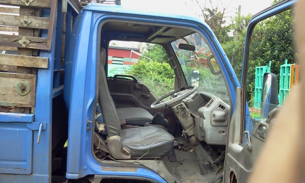 ขายรถ6ล้อisuzu npr120แรงม้า ฝาดำ ถุกๆพร้อมใช้