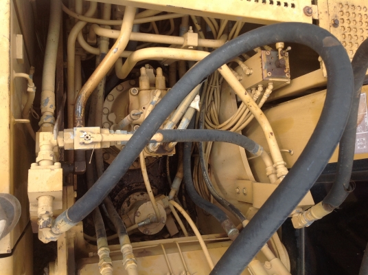 ขายรถแบคโฮ CATERPILLAR รุ่น320B พร้อมชุดหัวเจาะ เอกสารครบ