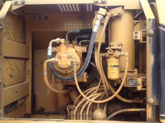 ขายรถแบคโฮ CATERPILLAR รุ่น320B พร้อมชุดหัวเจาะ เอกสารครบ