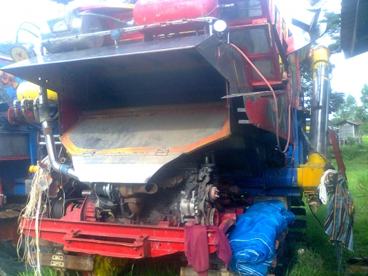 ขายรถเกี่ยวข้าวปานเจริญอุ้มราคา 650000บาท