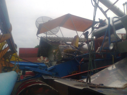 ขายรถเกี่ยวข้าวปานเจริญอุ้มราคา 650000บาท