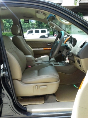 FORTUNER3.0V รถสวย คุณภาพเยี่ยม มาแล้วครับ คลิกเลย ไม่ผิดหวัง