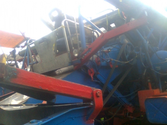 ขายรถเกี่ยวข้าวอุ้มสามซุกราคา 650000