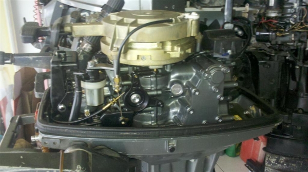 เครื่องเรือ ซูซูกิ 15แรงม้า 2จังหวะ สภาพป้ายแดง 35000 บาท