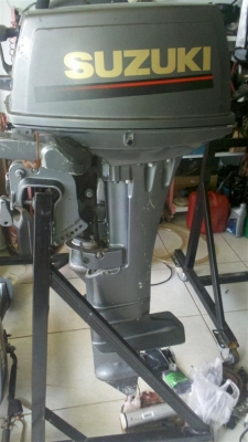 เครื่องเรือ ซูซูกิ 15แรงม้า 2จังหวะ สภาพป้ายแดง 35000 บาท