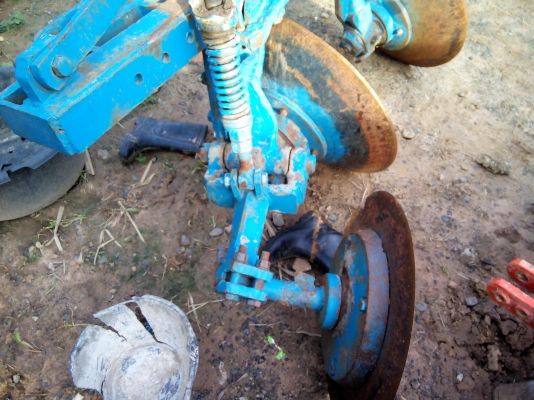 ผานสามโครงสี่ รถไถฟอร์ด