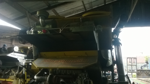 รถเกี่ยวข้าว รถเกี่ยวข้าว