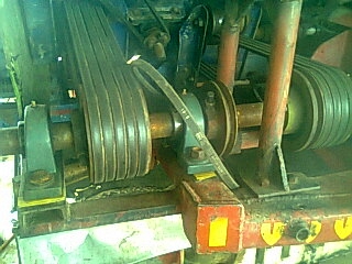 ขายรถเกี่ยวข้าวไทยเส็งยนต์ รุ่นเดี่ยวทรนง แท้ เปลี่ยนซี่รอบใหม่ แปลงทำบู๊ตคอใหม่ และโซ่ใหม่ลูกโรเลอร์ใหม่ แต่สียังไม่เคยทำ