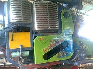 ขายรถเกี่ยวข้าวไทยเส็งยนต์ รุ่นเดี่ยวทรนง แท้ เปลี่ยนซี่รอบใหม่ แปลงทำบู๊ตคอใหม่ และโซ่ใหม่ลูกโรเลอร์ใหม่ แต่สียังไม่เคยทำ