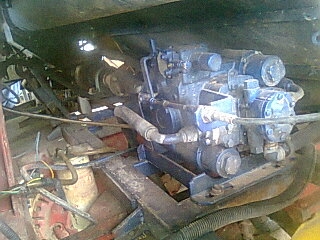 ขายรถเกี่ยวข้าวไทยเส็งยนต์ รุ่นเดี่ยวทรนง แท้ เปลี่ยนซี่รอบใหม่ แปลงทำบู๊ตคอใหม่ และโซ่ใหม่ลูกโรเลอร์ใหม่ แต่สียังไม่เคยทำ