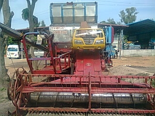 ขายรถเกี่ยว ศักพัฒนา 400000 ต่อรอง รถใช้งานได้เกี่ยวข้าวอยู่