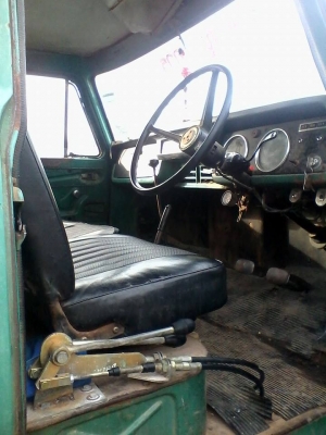 ขาย6ล้อดั้ม สภาพพร้อมใช่งาน ทะเบียนแจ้ง จอดไว้