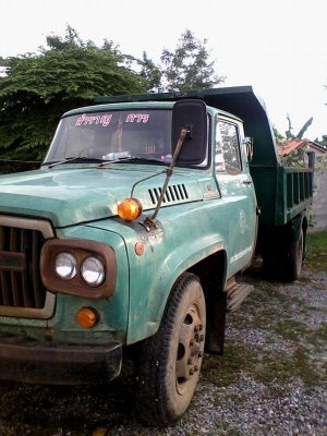 ขาย6ล้อดั้ม สภาพพร้อมใช่งาน ทะเบียนแจ้ง จอดไว้