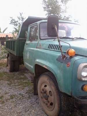 ขาย6ล้อดั้ม สภาพพร้อมใช่งาน ทะเบียนแจ้ง จอดไว้