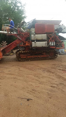 รถเกี้ยวข้าว รถเกี้ยวข้าว