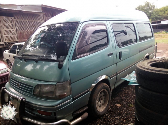 รถตู้หลังคาสูง