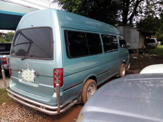 รถตู้หลังคาสูง