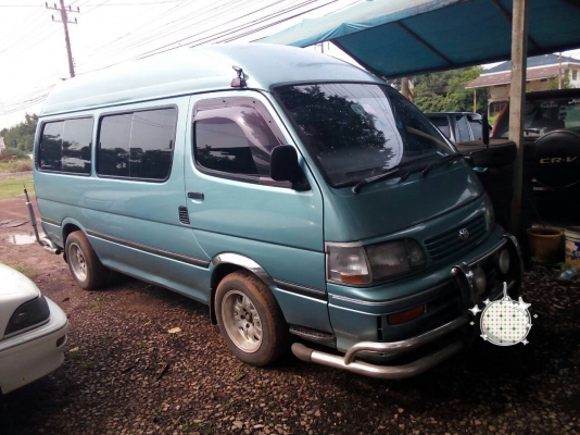 รถตู้หลังคาสูง