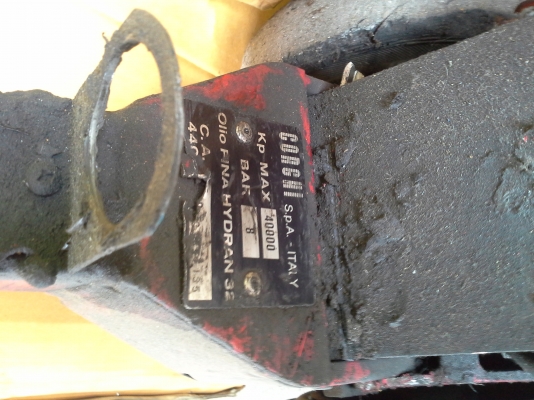 ขายเครื่องปะยางและแม่แรง20ตัน ของอิตาลี่